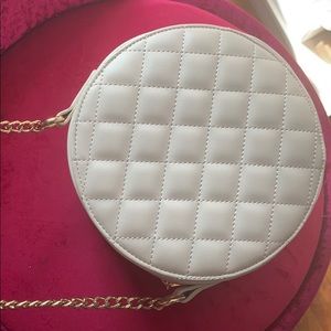 White Diamond Circle Bag ♦️